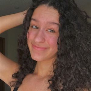 Meet your Posher, Ella